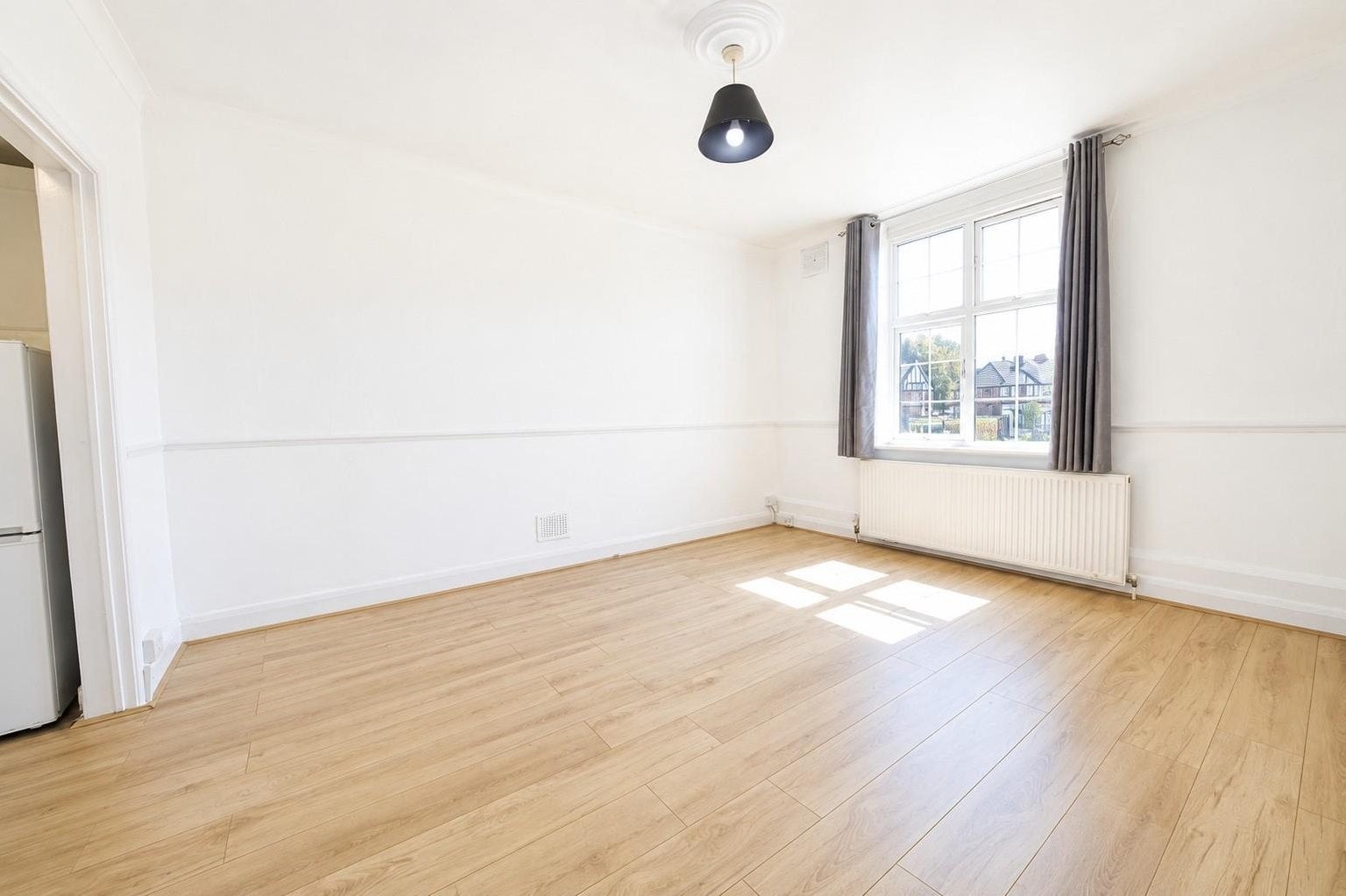 Flat Oakleigh Road North in Greater London