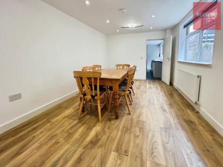 Room Corporation Road in Grimsby