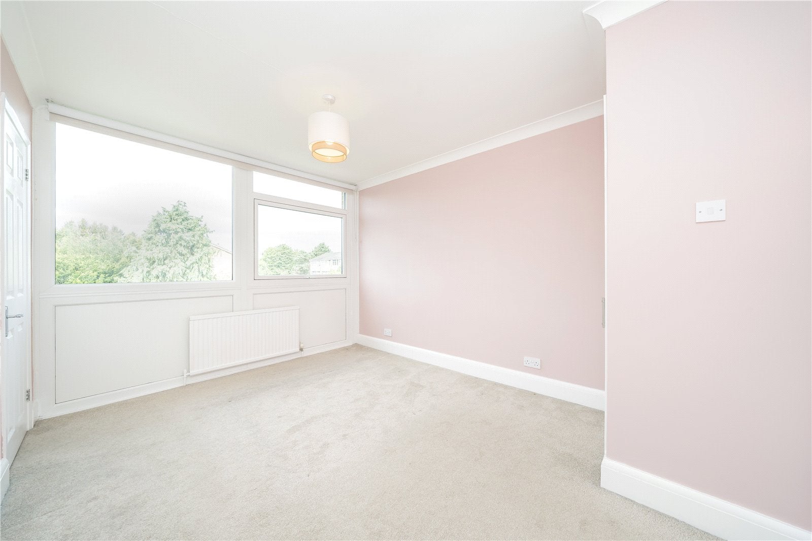 Flat Greenacres in Greater London