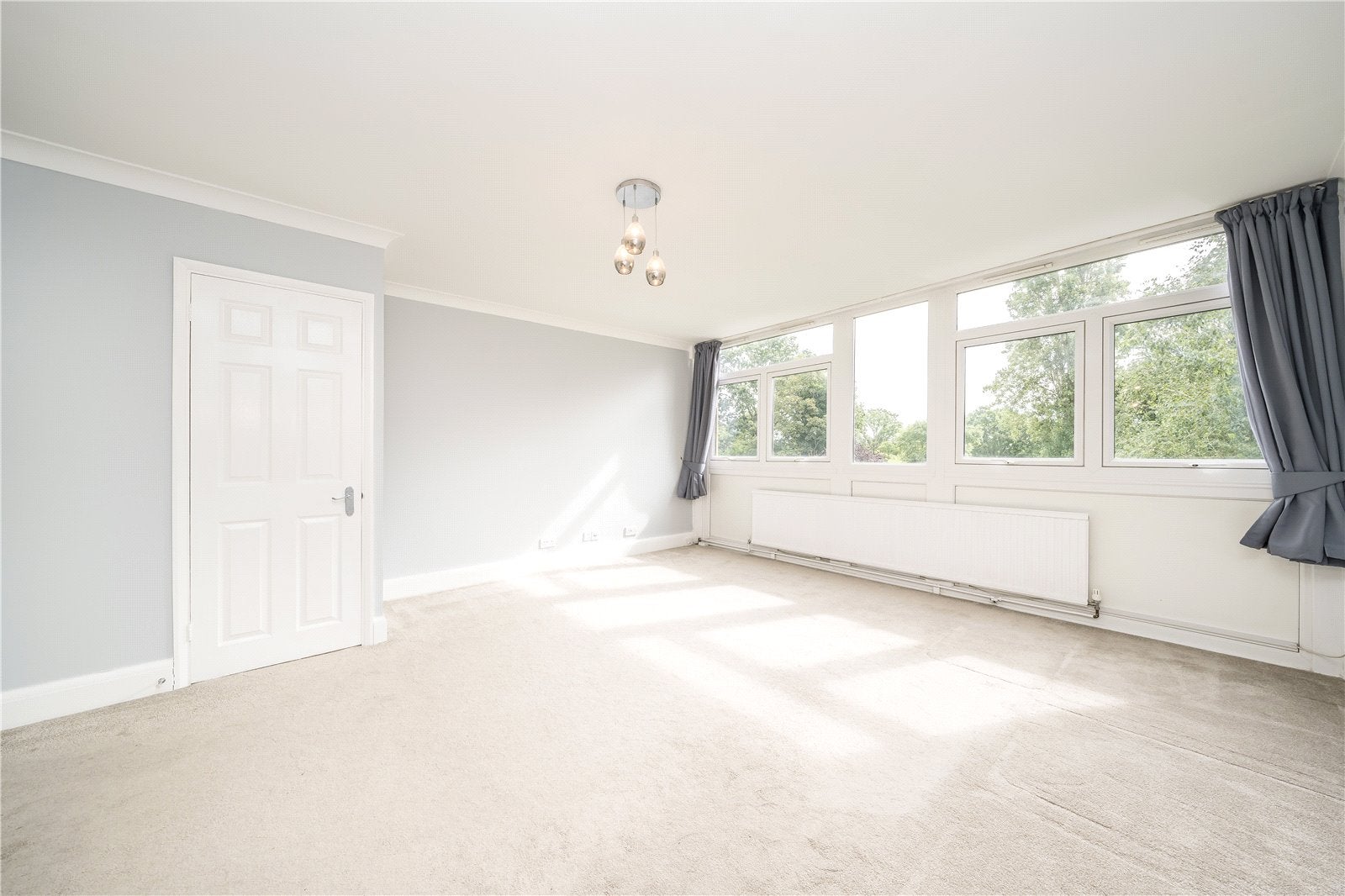 Flat Greenacres in Greater London