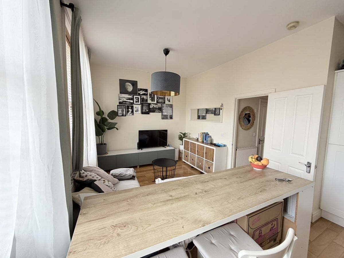 Flat Courtauld Road in Greater London