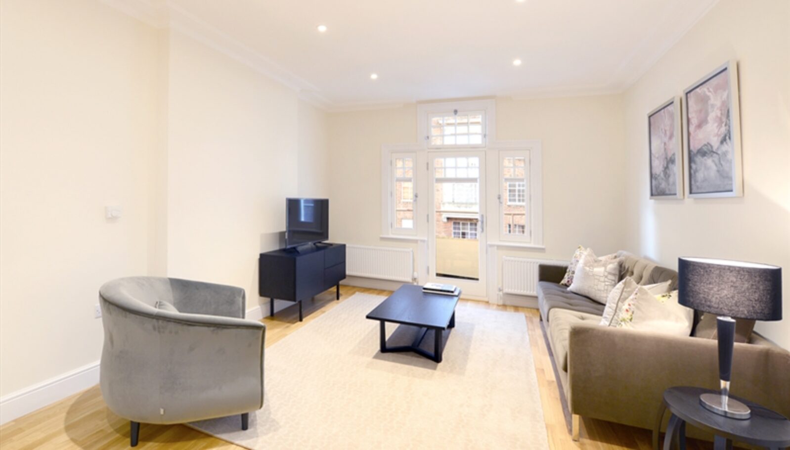 Flat Hamlet Gardens in Greater London