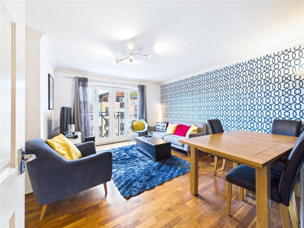 Flat London Road in Dacorum