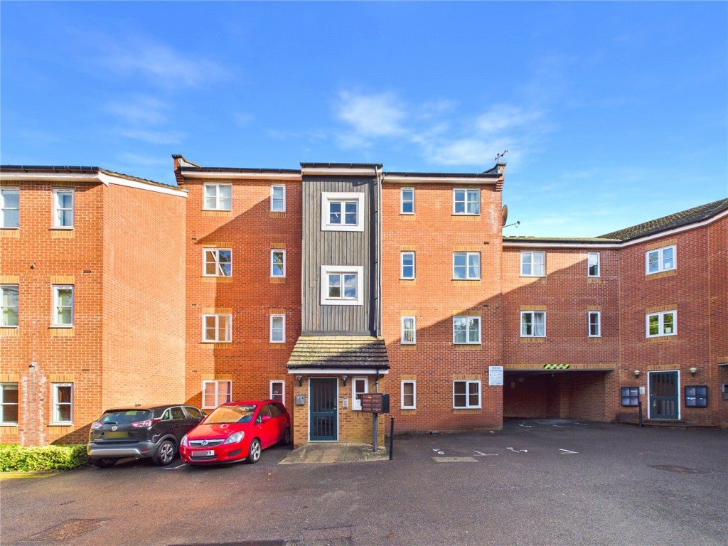 Flat London Road in Dacorum