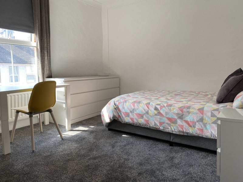 Room Melville Road in Maidstone