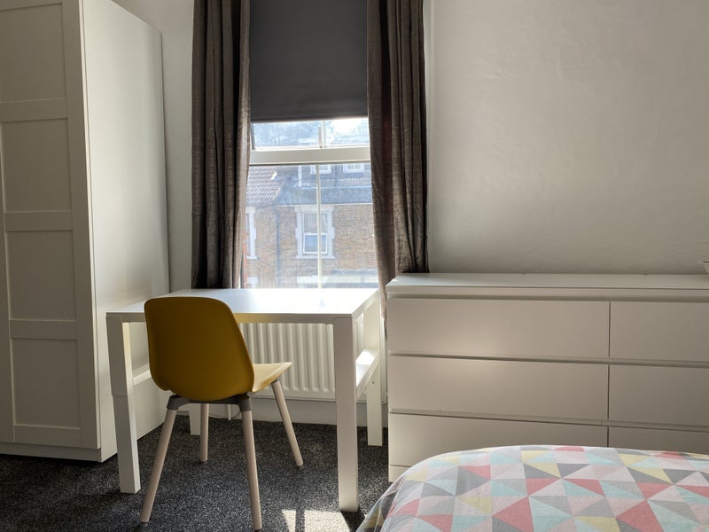 Room Melville Road in Maidstone