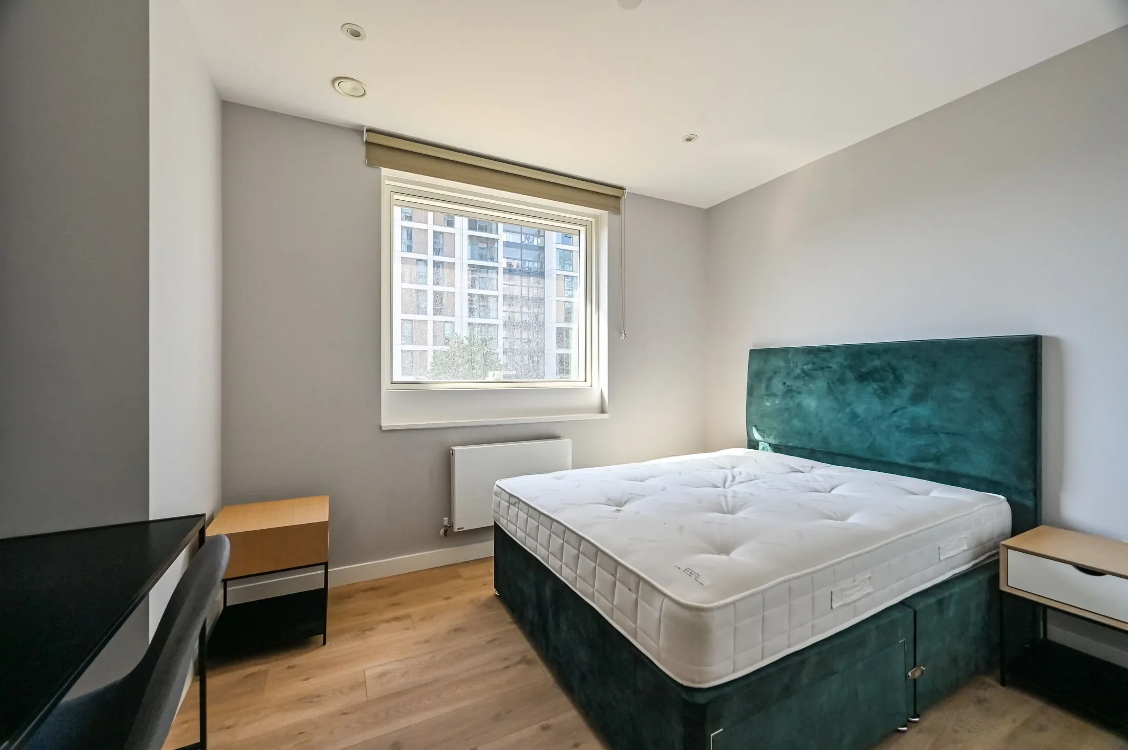 Flat Portlands Court in Greater London