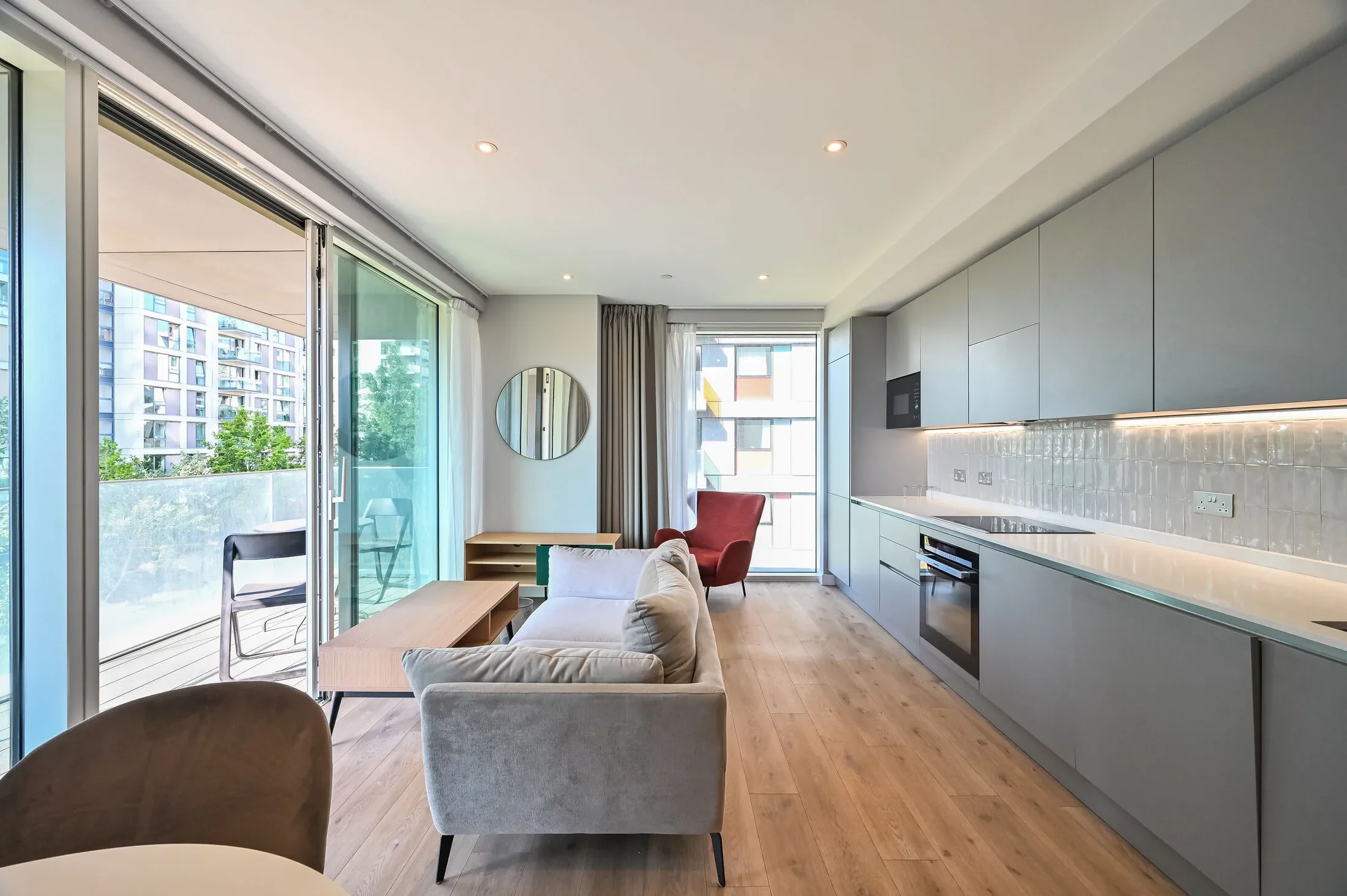 Flat Portlands Court in Greater London