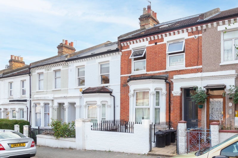 Flat Alderbrook Road in Greater London