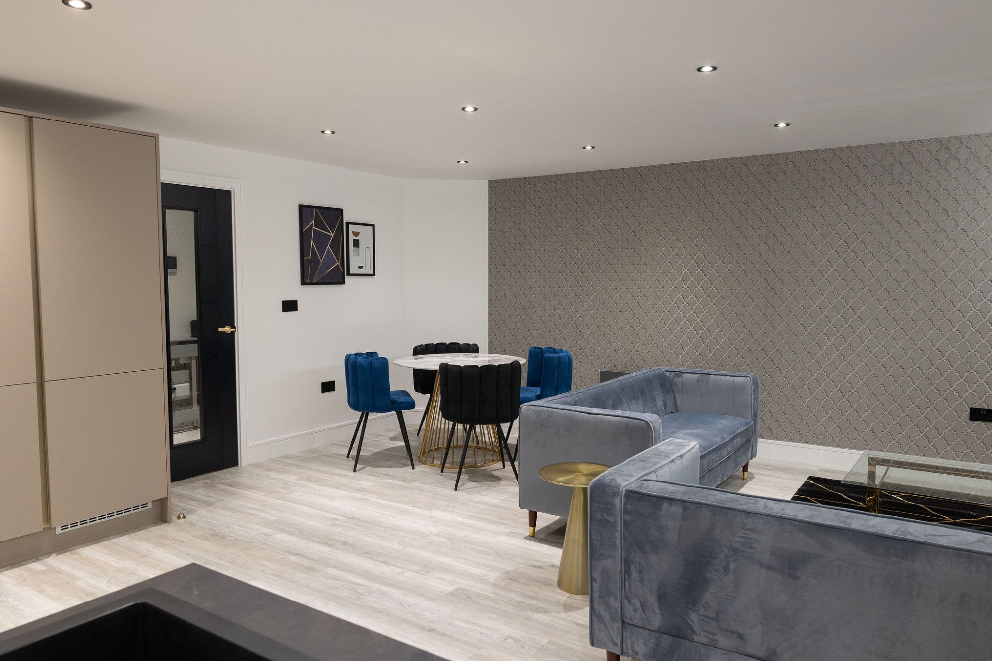 Flat Main Sprit Weind in Preston
