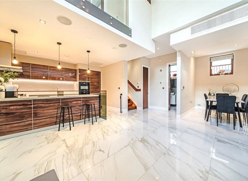 House Radnor Mews in City of Westminster
