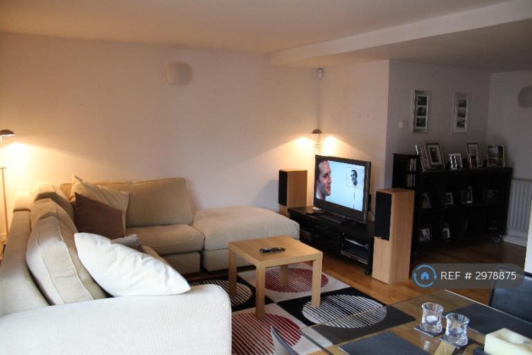 Flat Cambridge Heath Road in Greater London