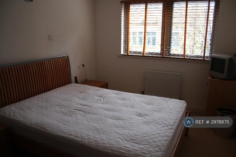 Flat Cambridge Heath Road in Greater London