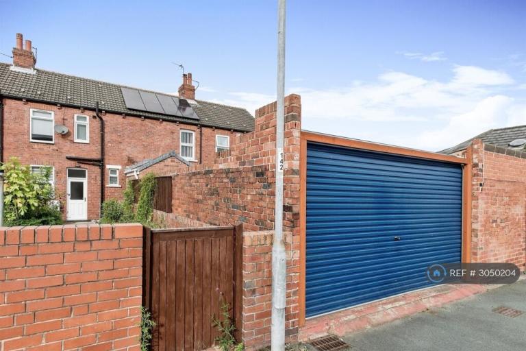 House Hope Street West in Wakefield