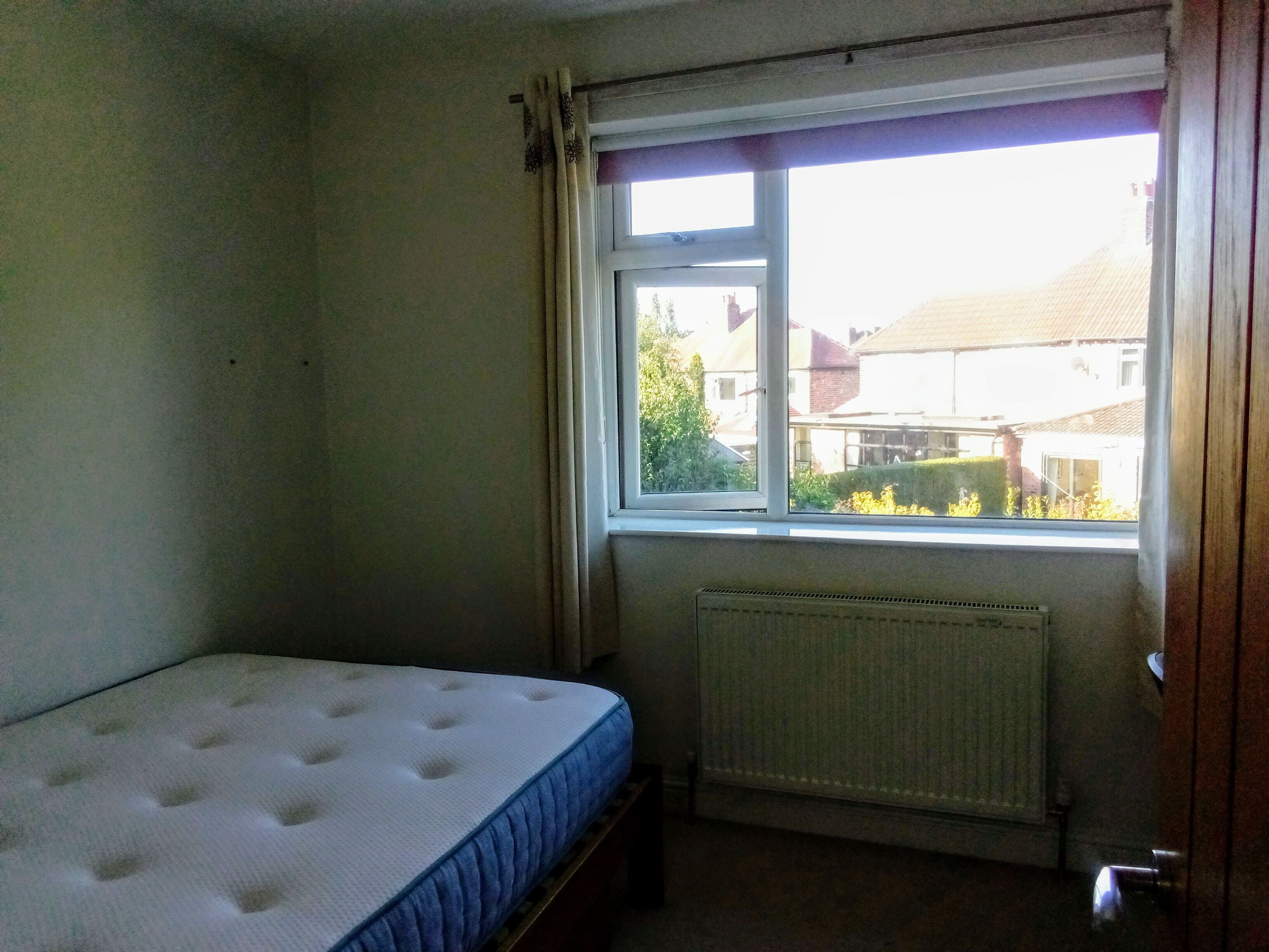 Room Ruabon Road in Manchester