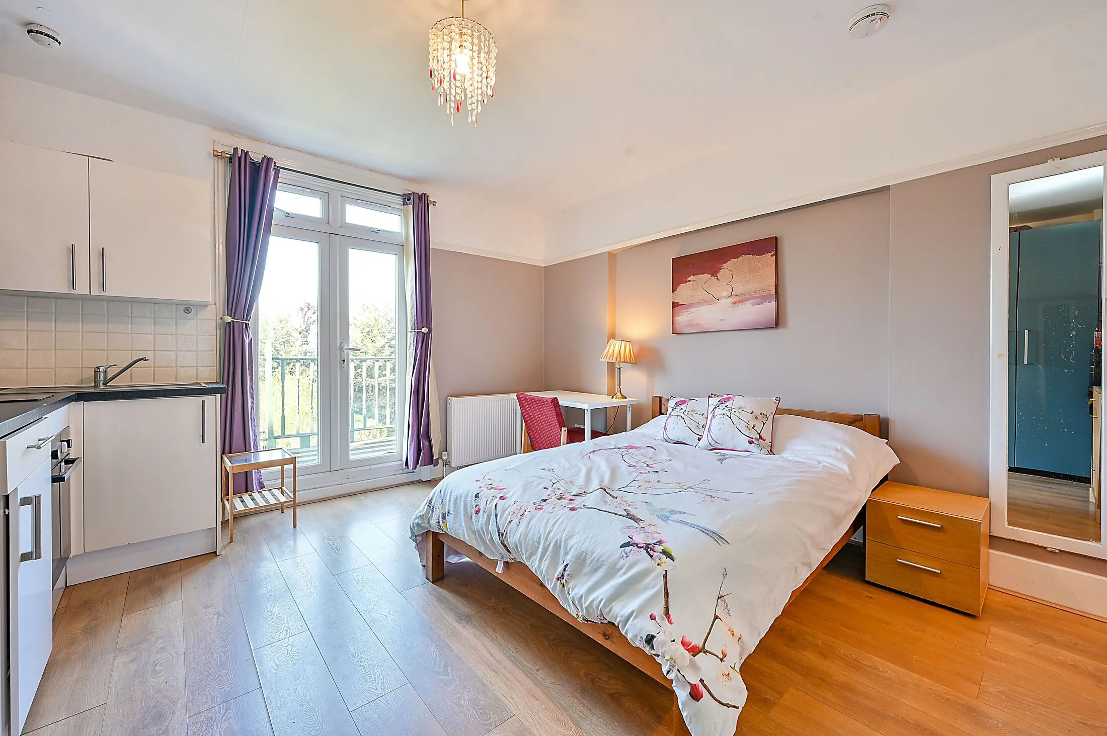 Flat Twyford Crescent in Greater London
