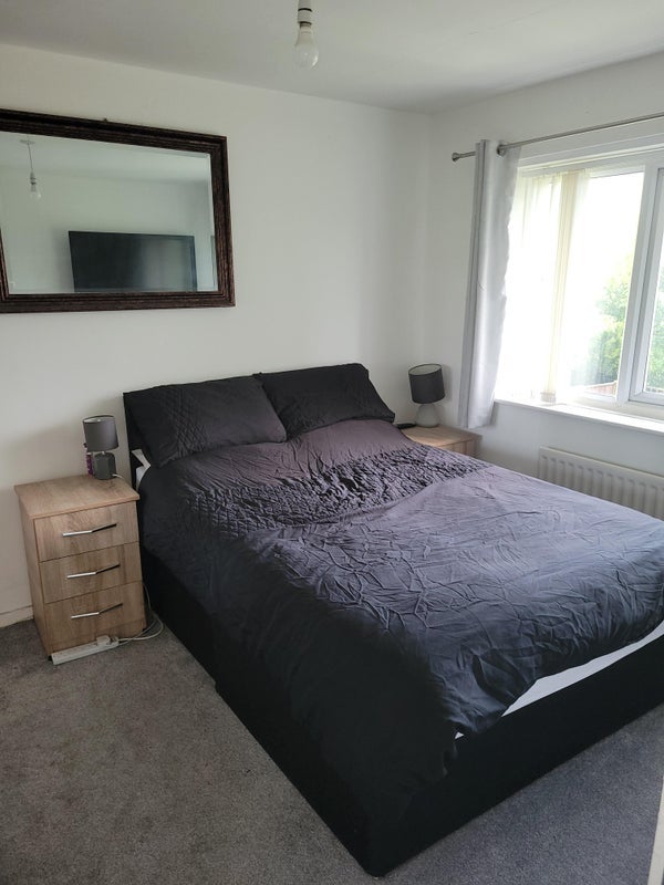 Room Rowood Drive in Metropolitan Borough of Solihull