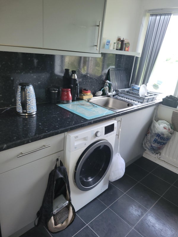 Room Rowood Drive in Metropolitan Borough of Solihull