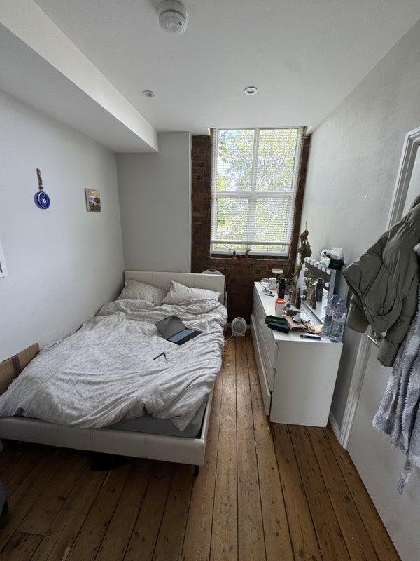 Flat Shacklewell Lane in Greater London