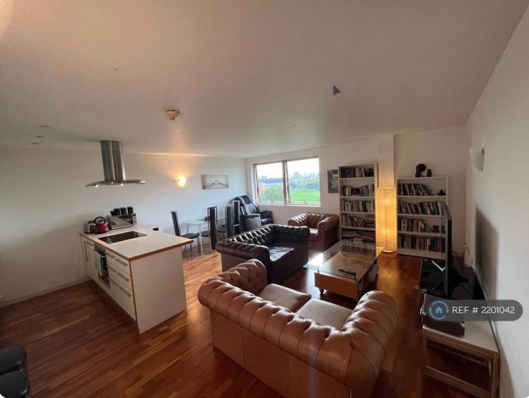 Room Poole Street in Greater London