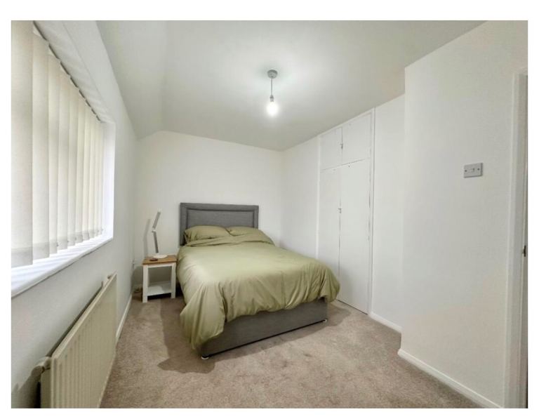 Room Petersfield Avenue in Greater London