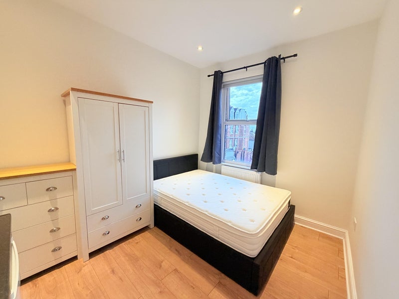Flat Stanhope Gardens in Greater London