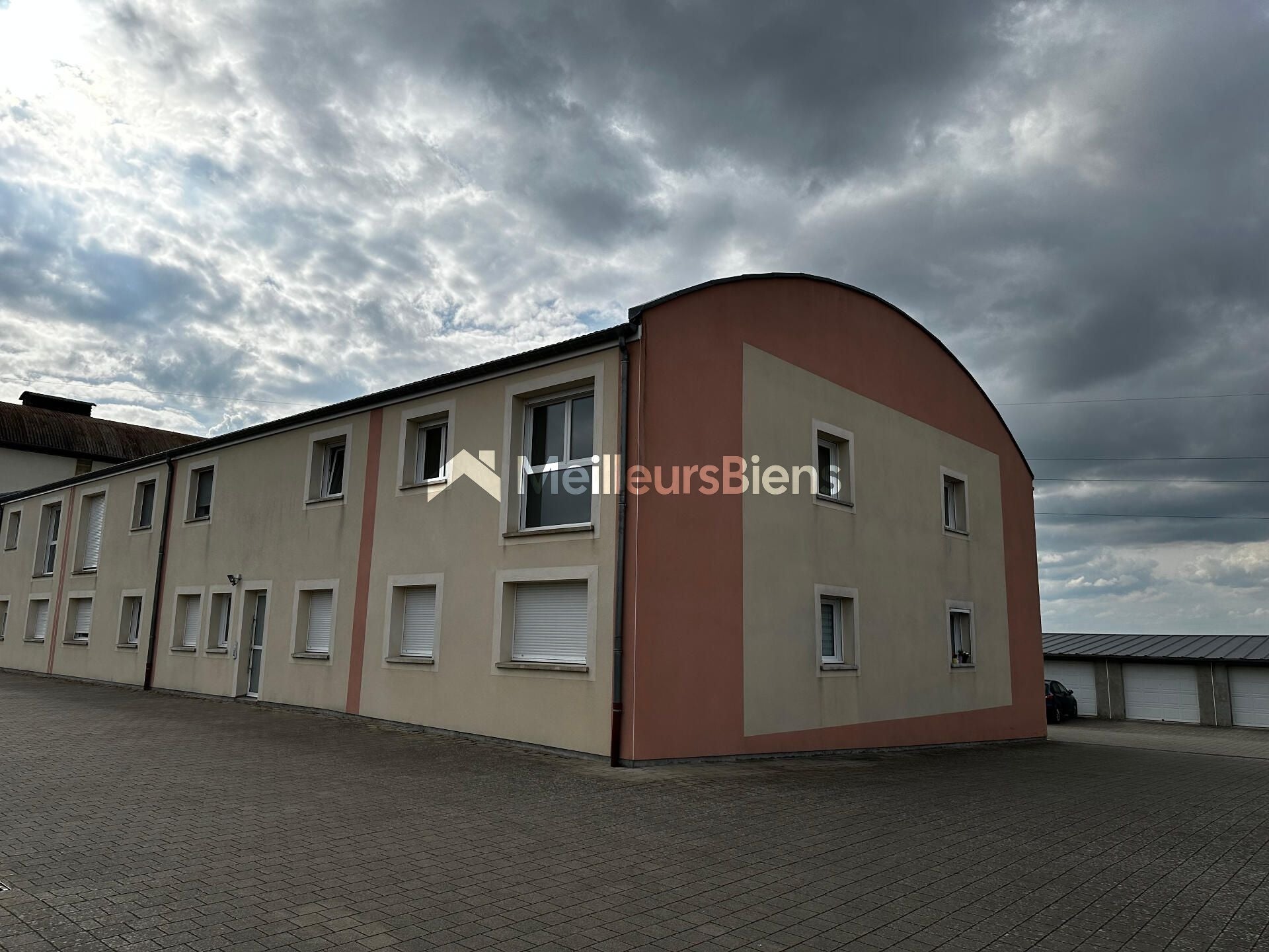 Flat Rue Victor Hugo in Montois-la-Montagne