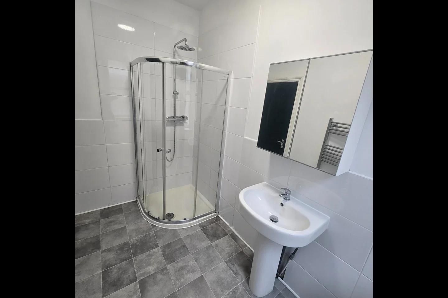 Room Cedars Road in Greater London