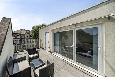 House Sarre Road in Greater London