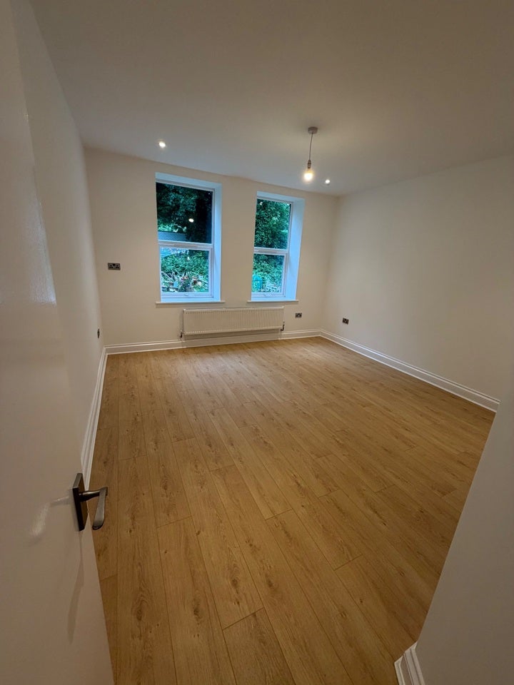 Flat Sandringham Drive in Liverpool