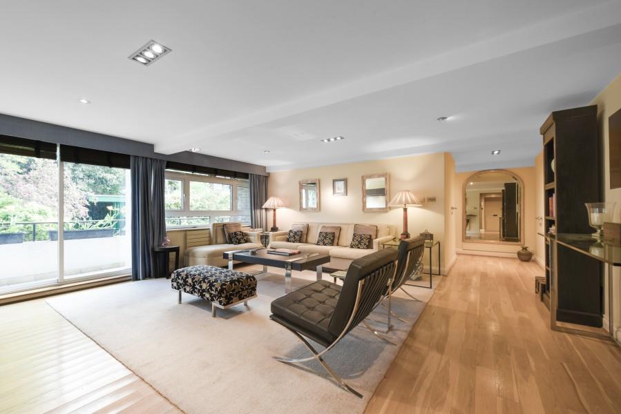 Flat Strangways Terrace in Greater London