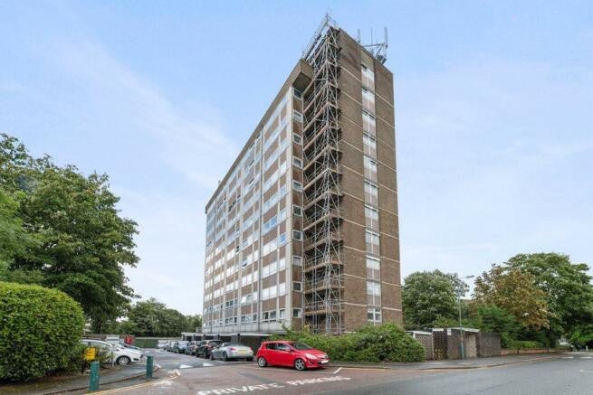Flat Grange Vale in Greater London