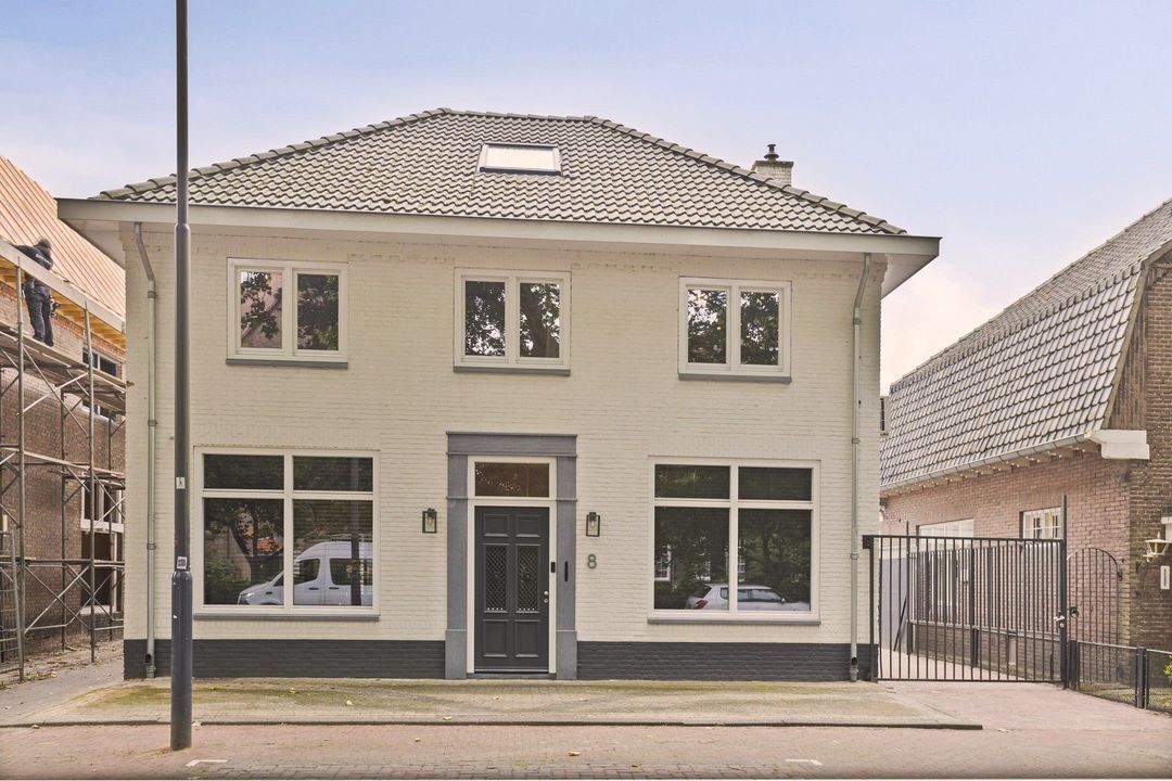 Huis Bakelsedijk 8 in Helmond