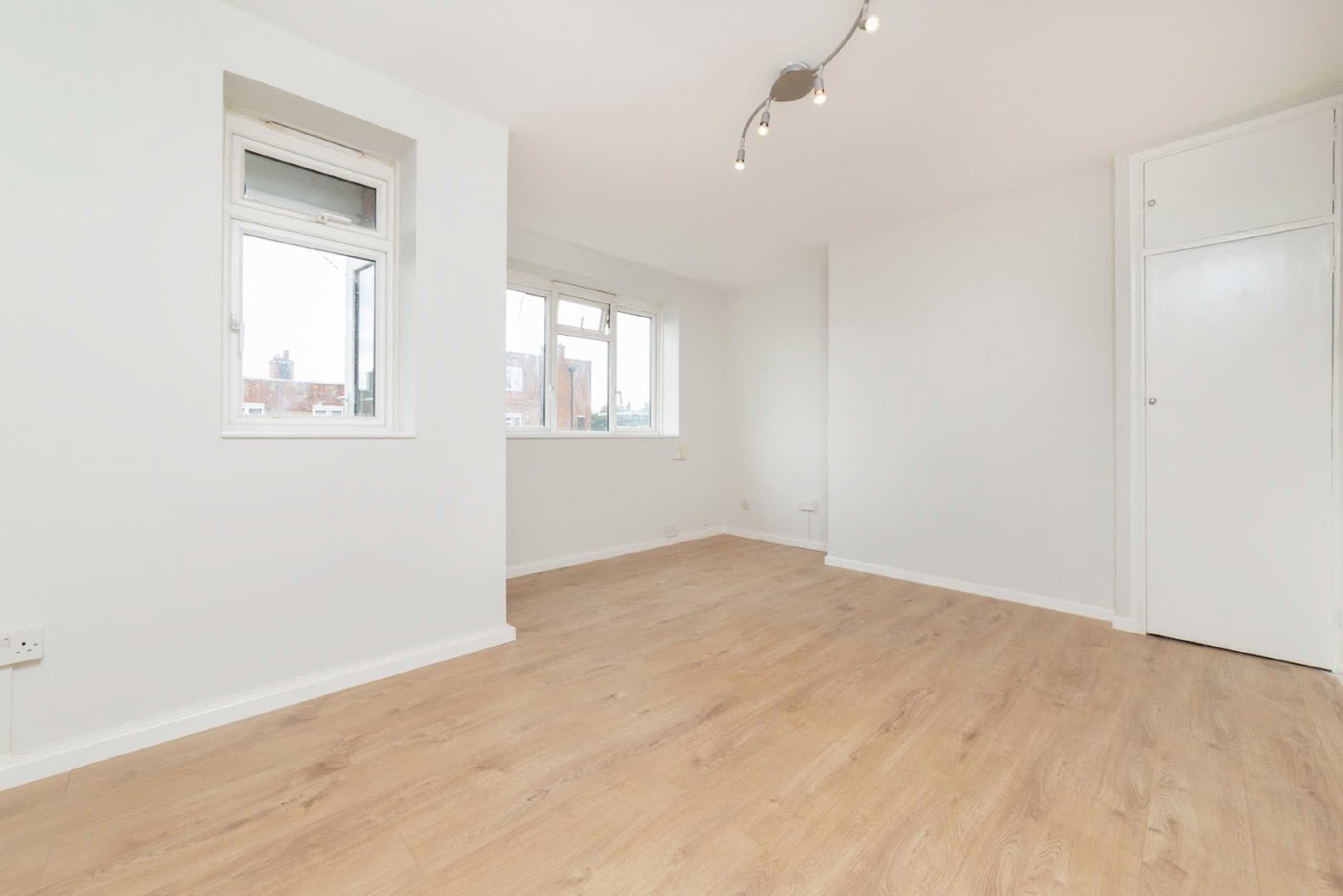 Flat Neckinger in Greater London