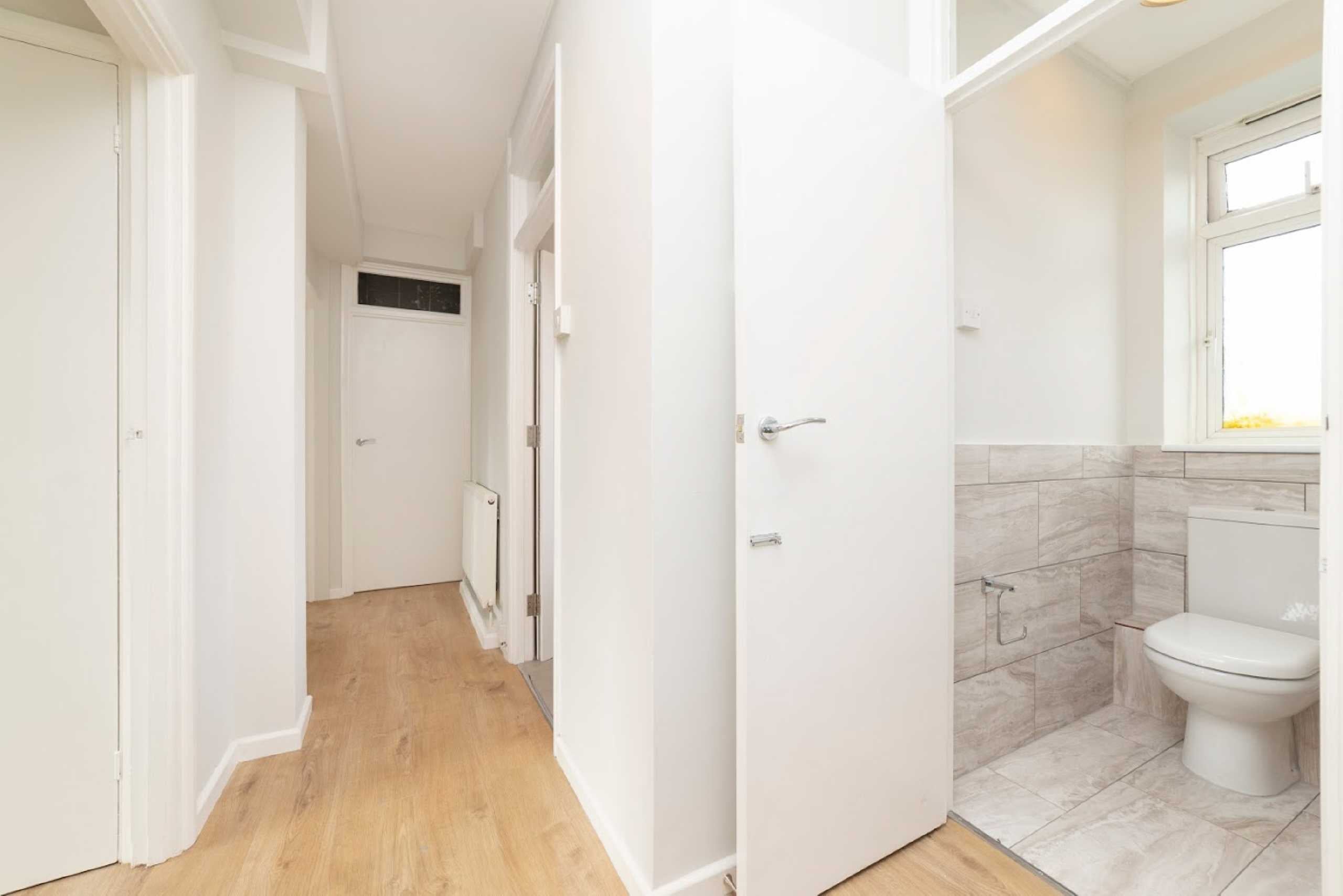 Flat Neckinger in Greater London