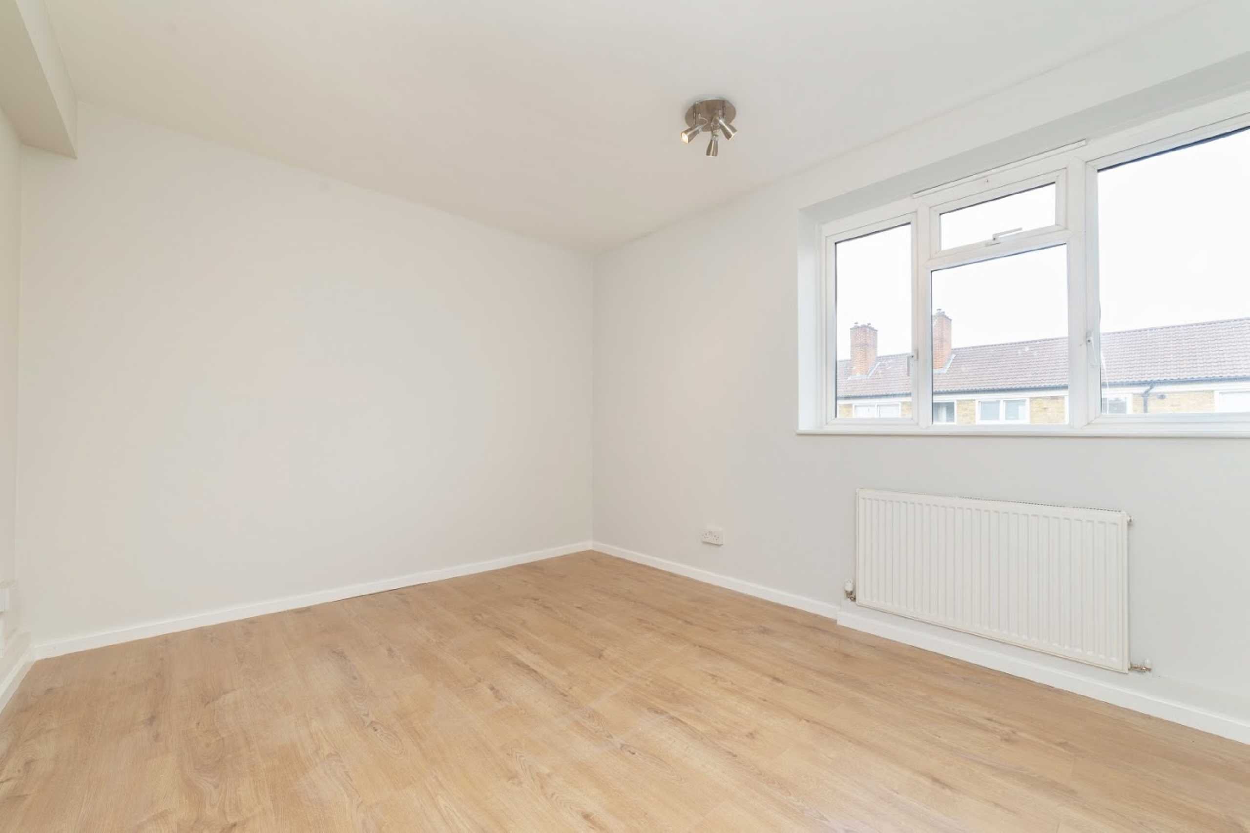 Flat Neckinger in Greater London