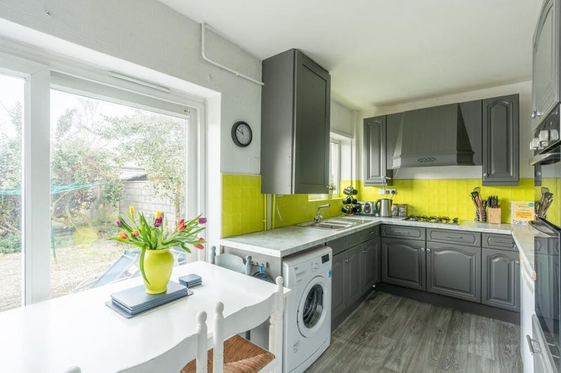 Room Branksome Crescent in Bristol
