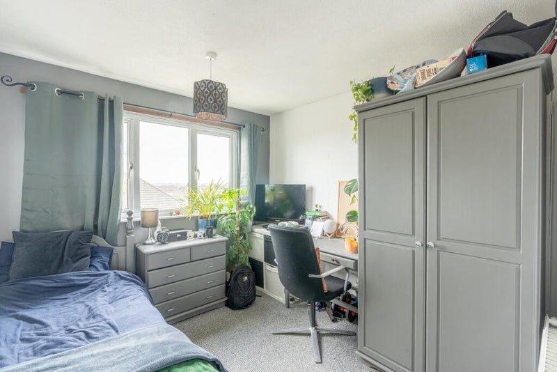 Room Branksome Crescent in Bristol