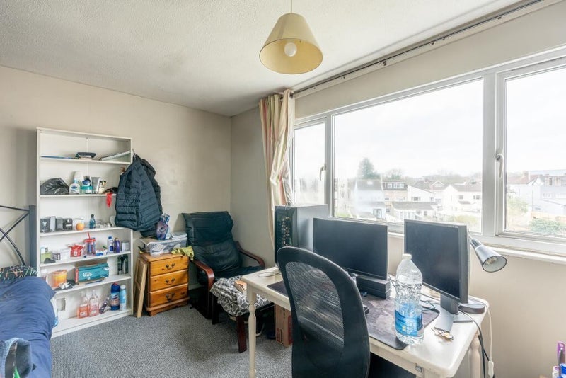 Room Branksome Crescent in Bristol