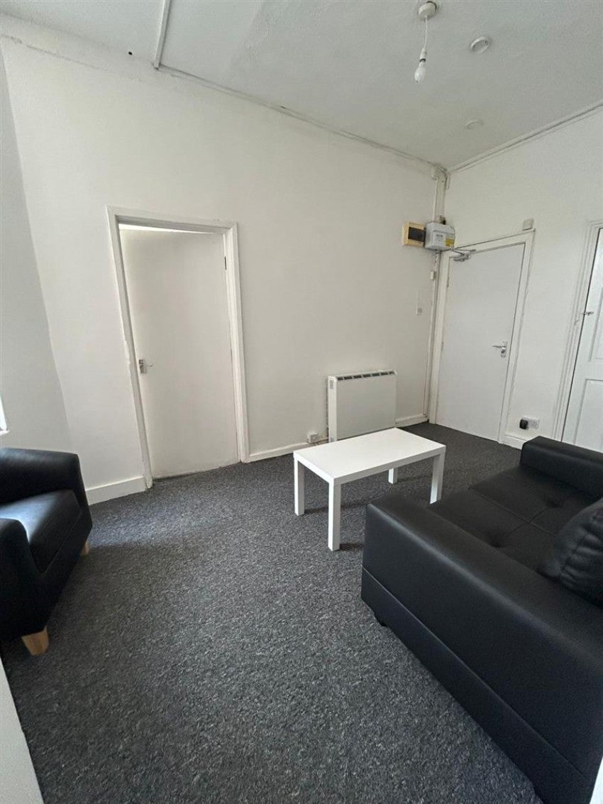 Flat Yew Street in Salford
