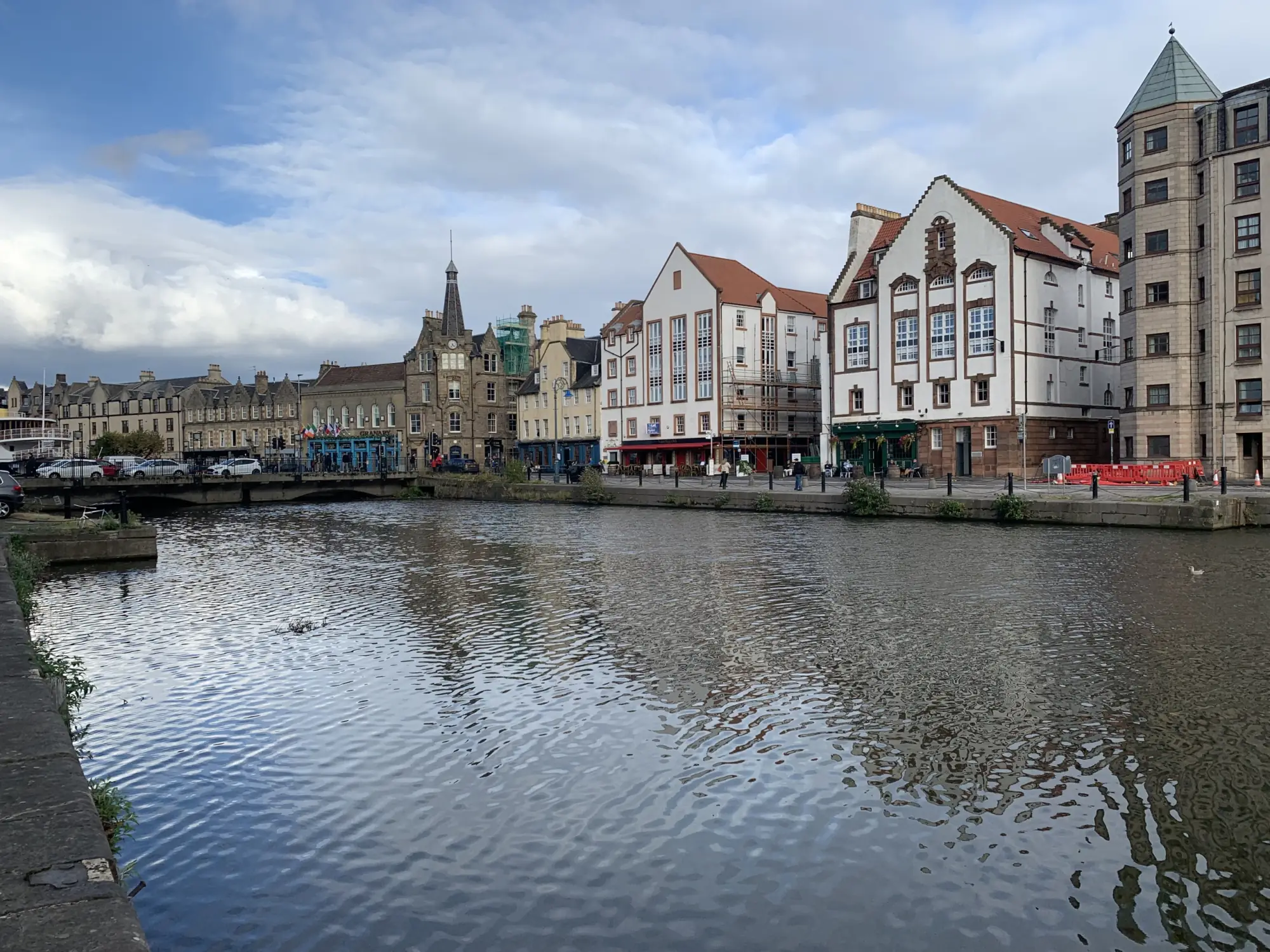 Flat Commercial Wharf in City of Edinburgh