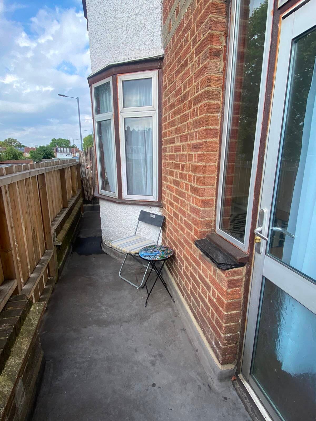 Flat Billet Road in Greater London