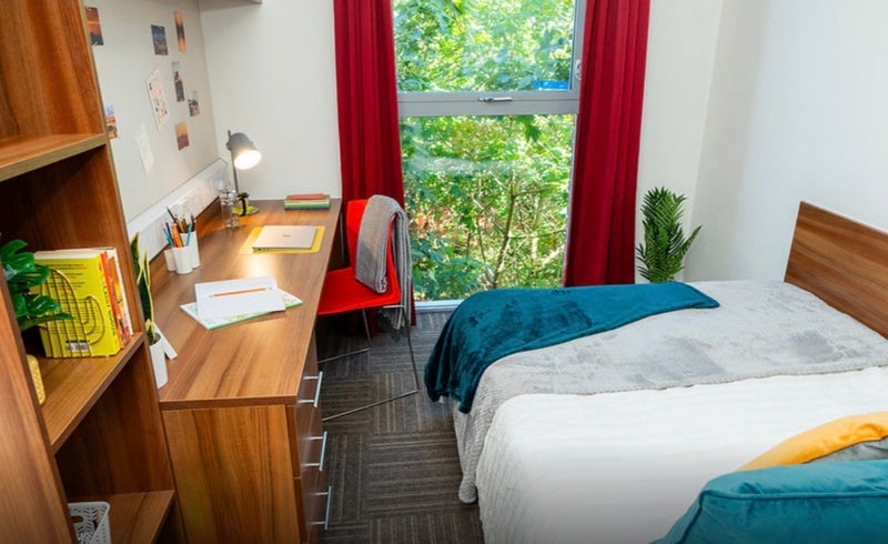 Room Denmark Road in Manchester