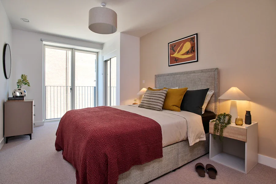 Flat Hale Wharf in Greater London