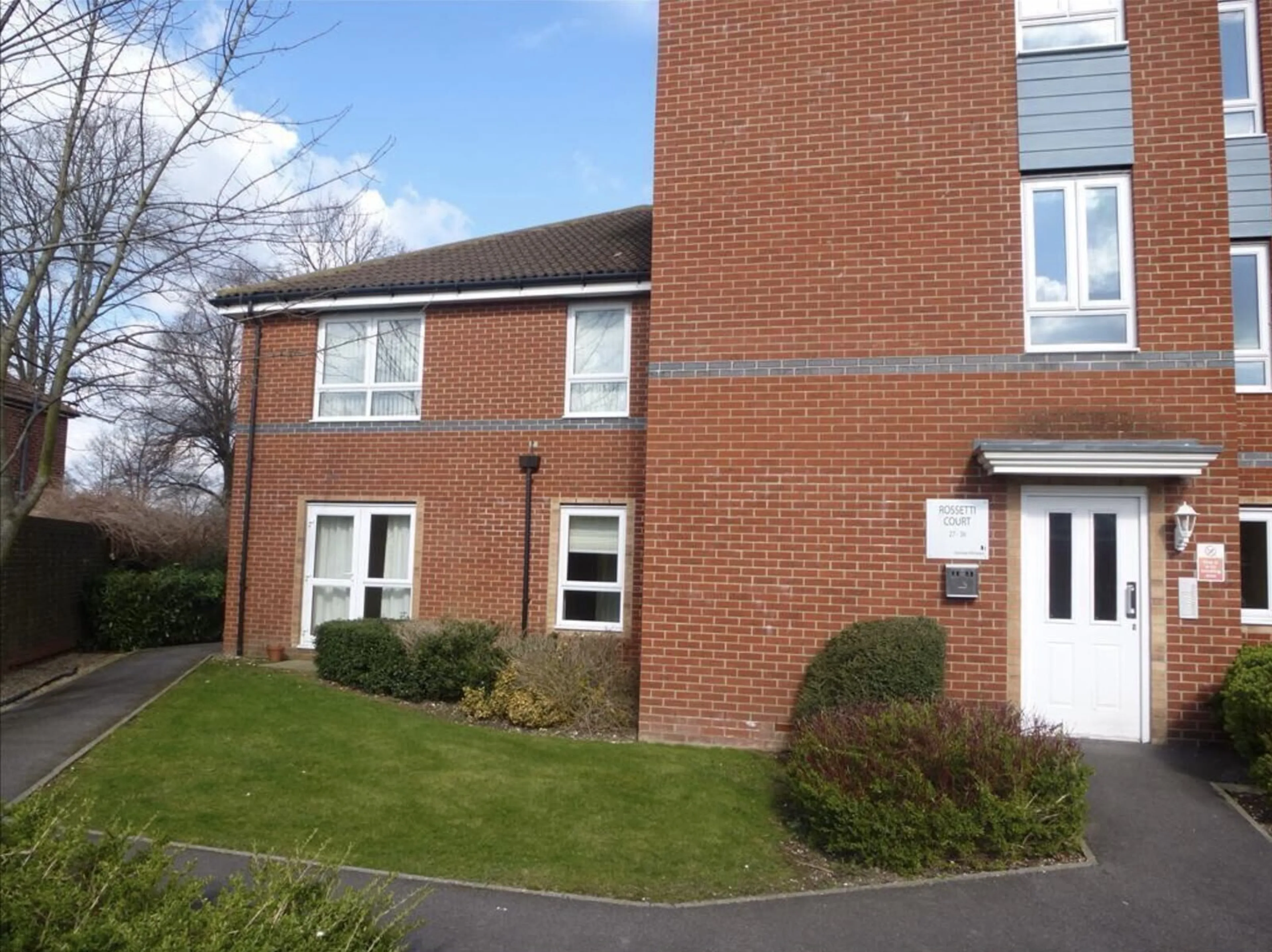 Flat Byron Road in Eastleigh