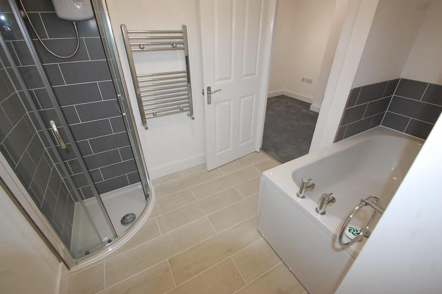 Room Horninglow Road North in East Staffordshire