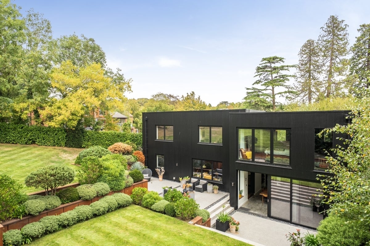 House Alders Road in Reigate and Banstead