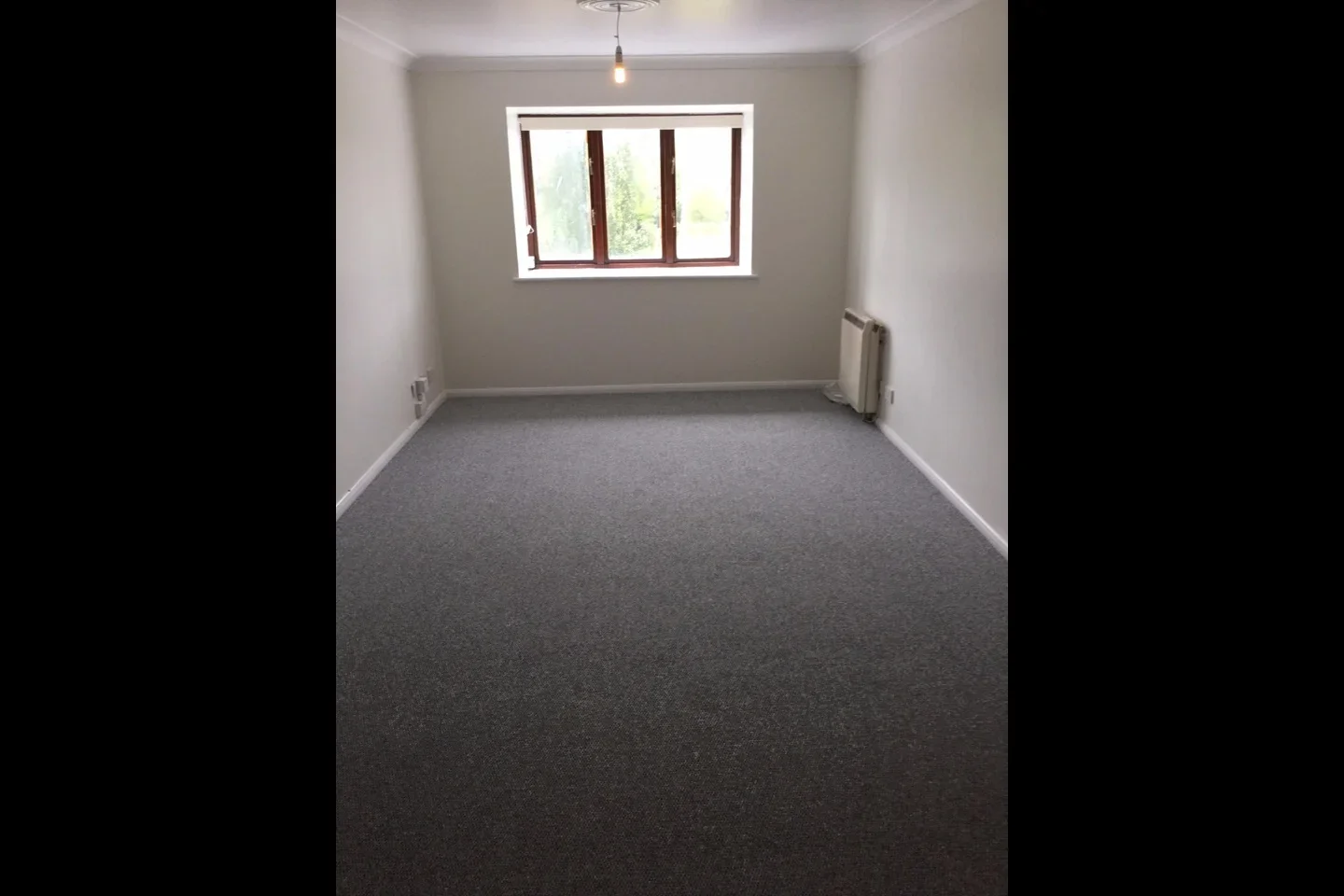Flat Magpie Close in Greater London