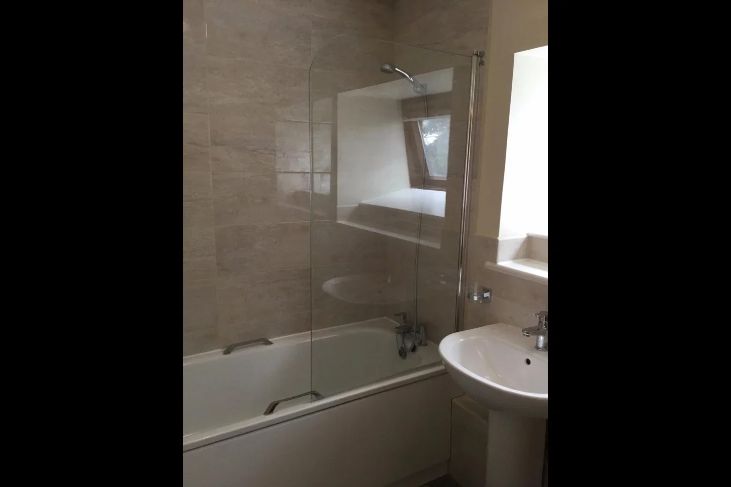 Flat Magpie Close in Greater London