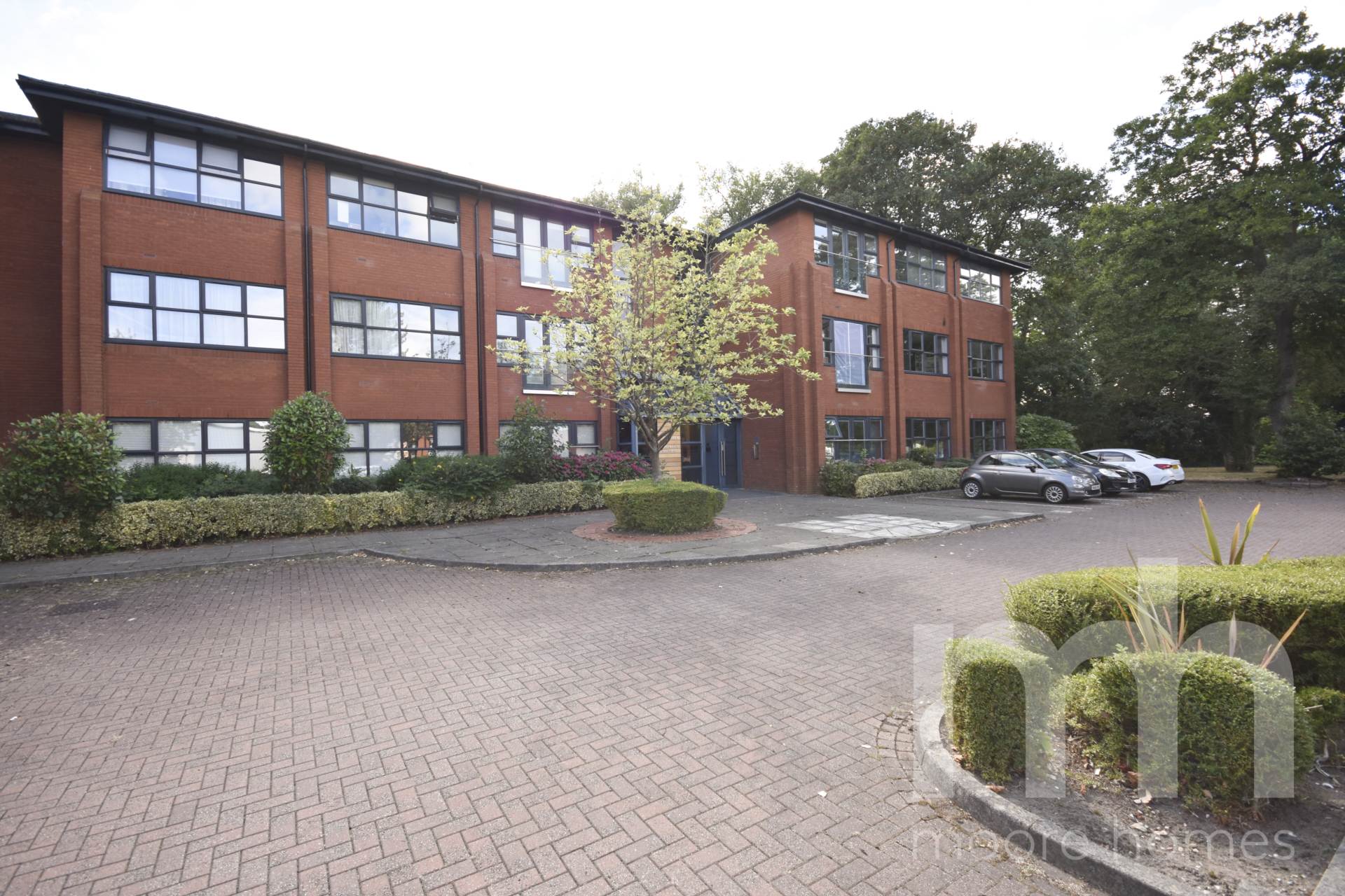 Flat First Avenue in Poynton